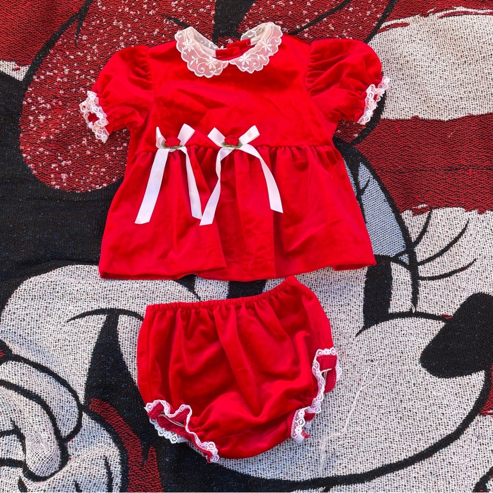 VTG EVY RED VELVET LACE SMOCKED COLLARED TWO PIECE OUTFIT SIZE 6/9 MONTHS